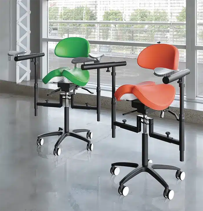 Chaise medicale ergo pour professionnelle de la chirurgie dentaire